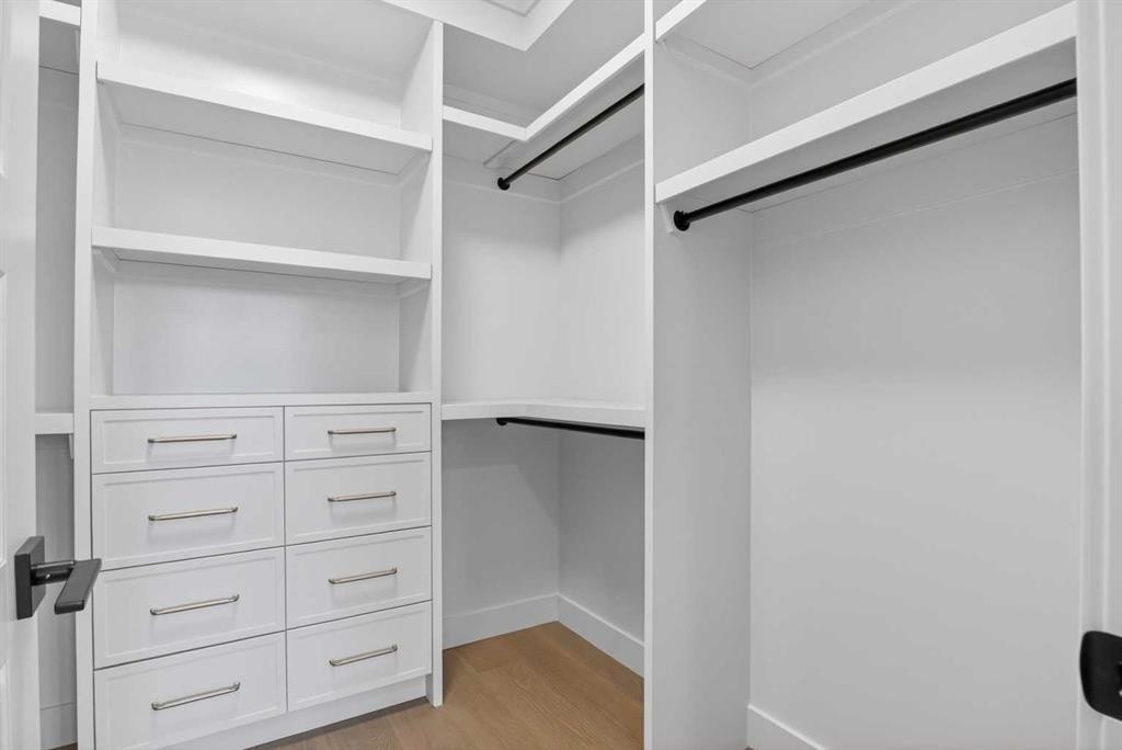 2533 2 Avenue Nw, Calgary, AB - Indoor With Storage