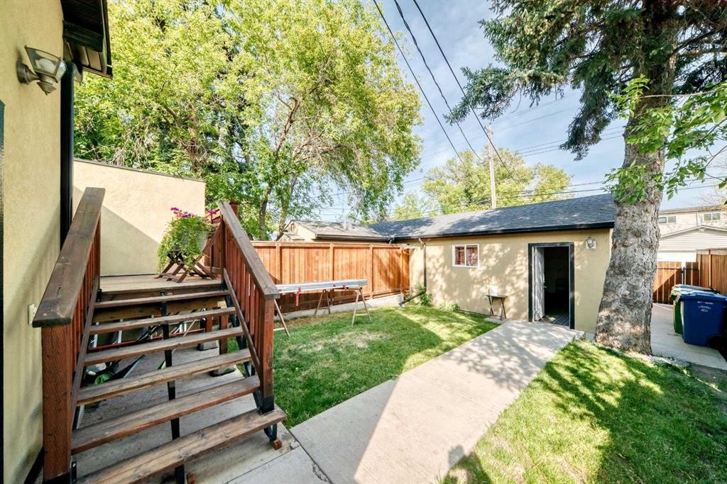 7616 23 Street Se, Calgary, AB - Outdoor