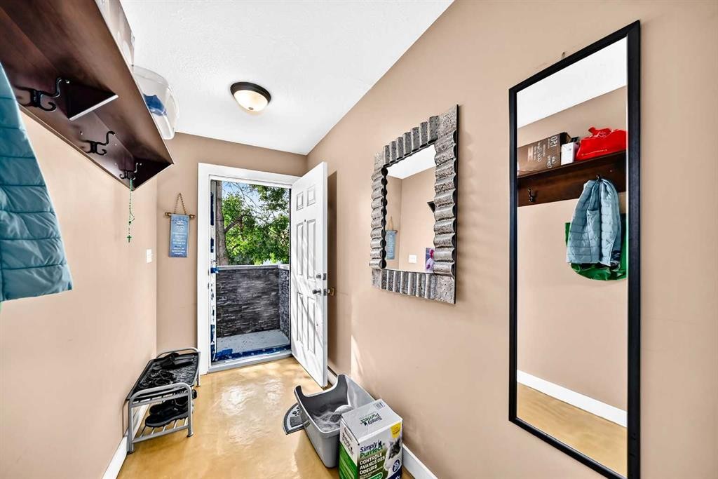 7616 23 Street Se, Calgary, AB -