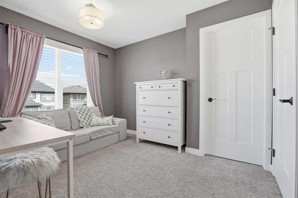 374 Masters Road Se, Calgary, AB