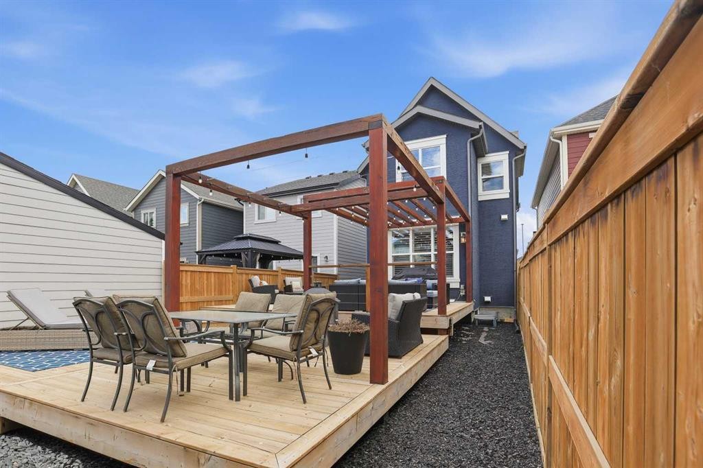 374 Masters Road Se, Calgary, AB