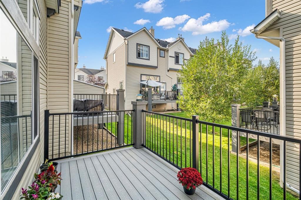 28 Everhollow Way Sw, Calgary, AB