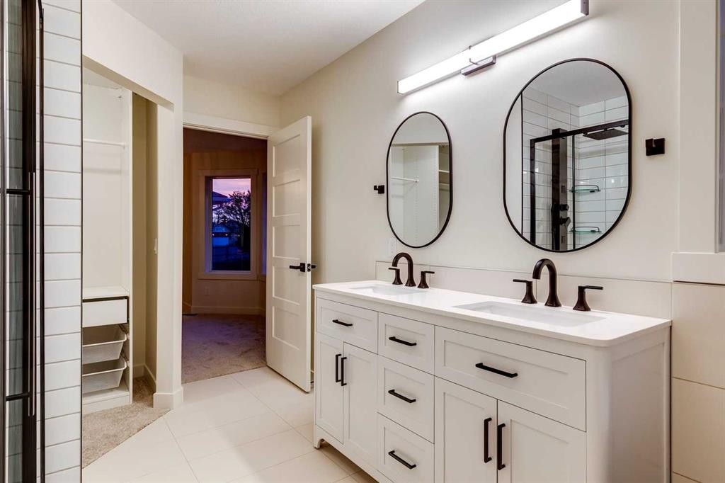16 Simcrest Point Sw, Calgary, AB - Indoor