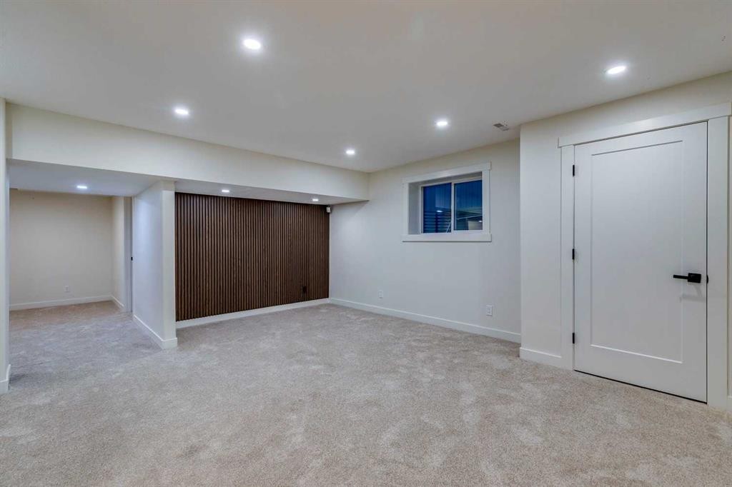 16 Simcrest Point Sw, Calgary, AB - Indoor