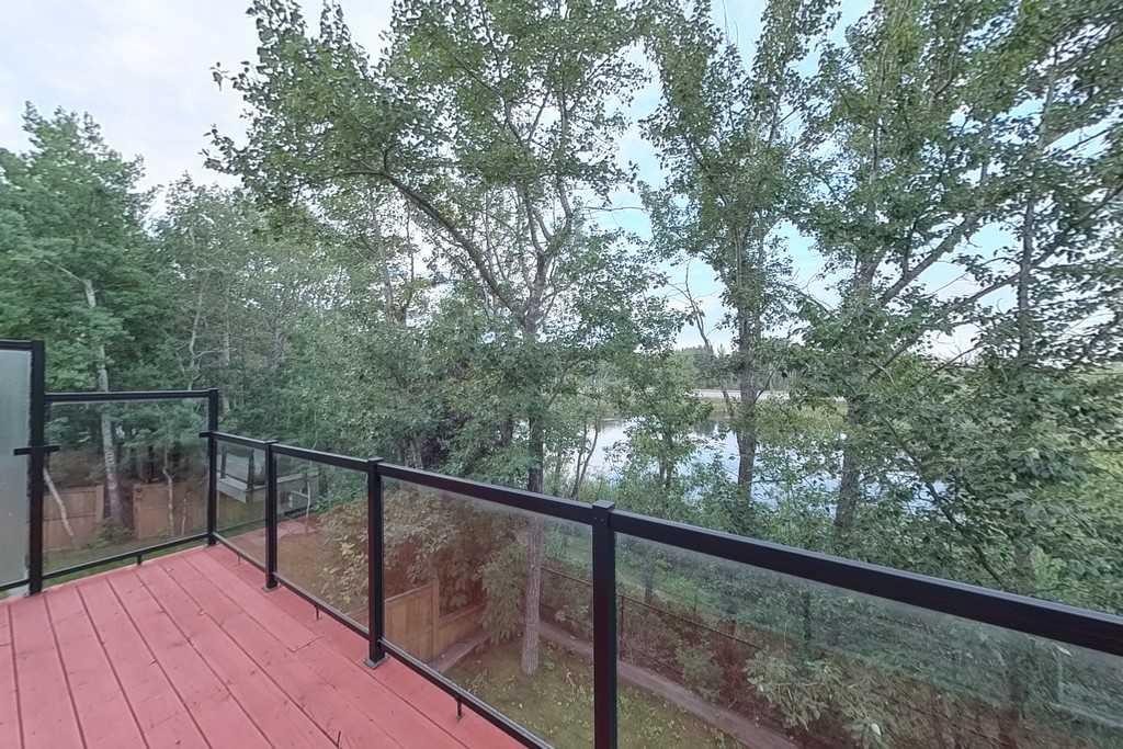 149 Rockborough Green Nw, Calgary, AB - Outdoor