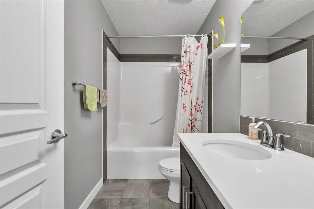 154 Redstone Common Ne, Calgary, AB - Indoor Photo Showing Bathroom