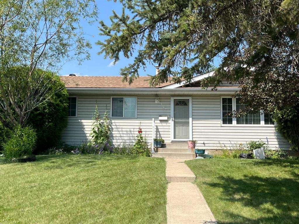 352 Malvern Close Ne, Calgary, AB - Outdoor