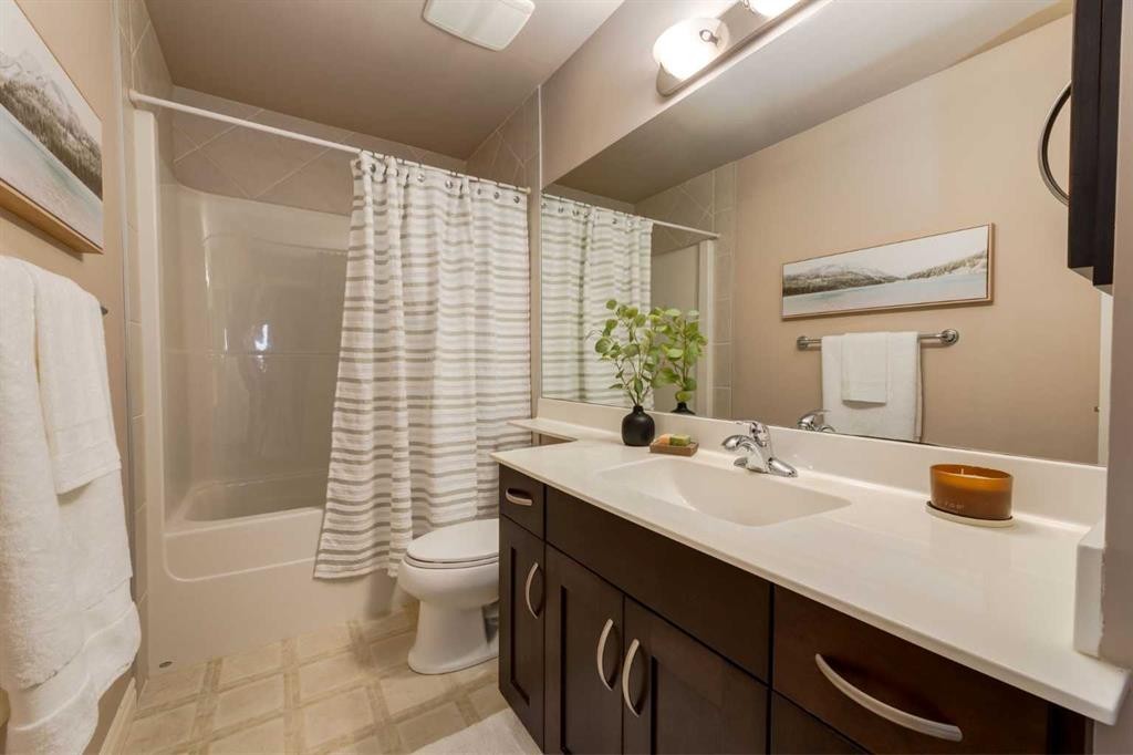 357 Kincora Drive Nw, Calgary, AB - Indoor Photo Showing Bathroom