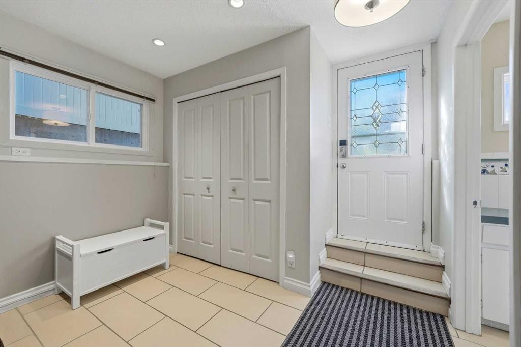 2445 Cherokee Drive Nw, Calgary, AB
