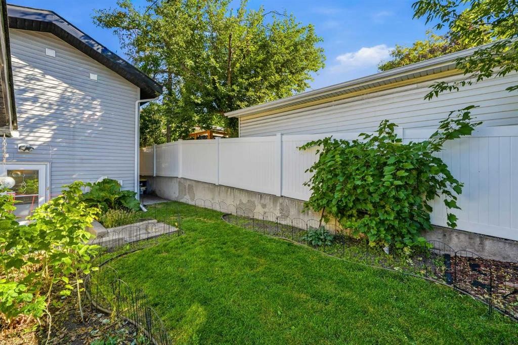 2445 Cherokee Drive Nw, Calgary, AB