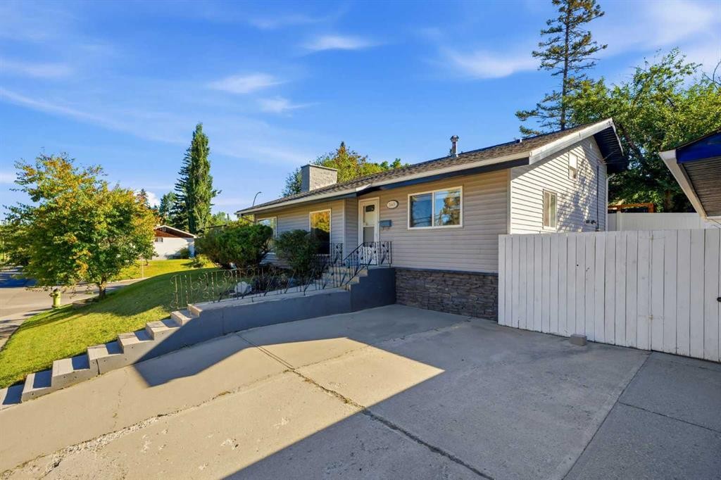2445 Cherokee Drive Nw, Calgary, AB