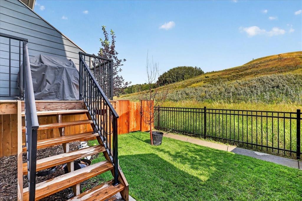 246 Cranbrook Square Se, Calgary, AB - Outdoor
