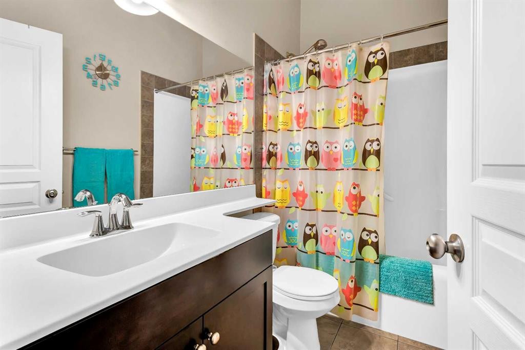 21 Evansfield Way Nw, Calgary, AB - Indoor Photo Showing Bathroom