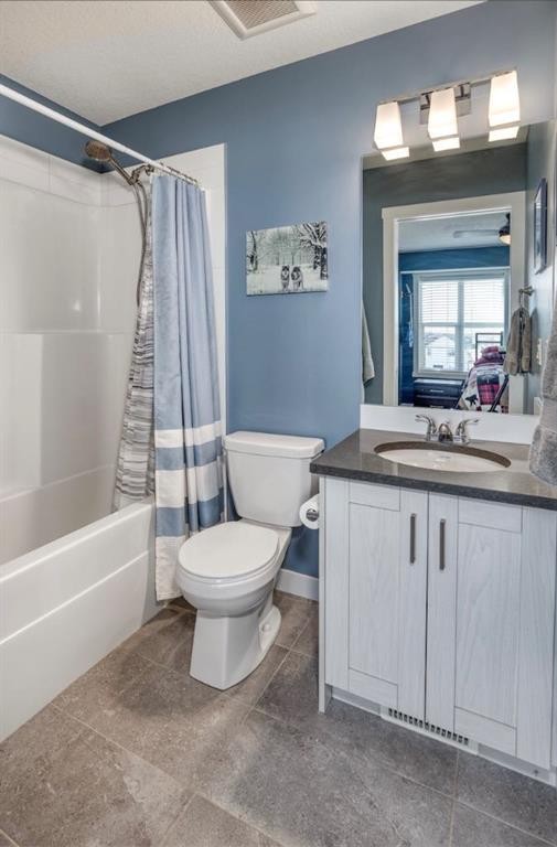 258 Copperleaf Way Se, Calgary, AB - Indoor Photo Showing Bathroom