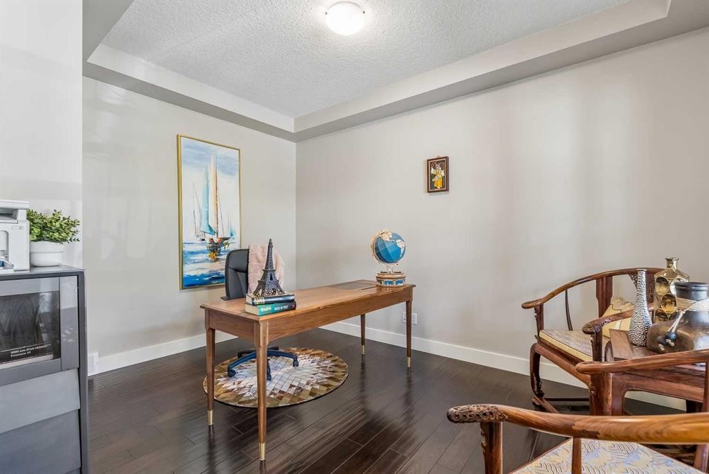 30 Ascot Crescent Sw, Calgary, AB - Indoor Photo Showing Office