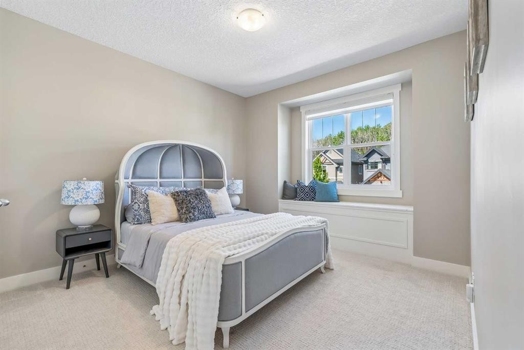 30 Ascot Crescent Sw, Calgary, AB - Indoor Photo Showing Bedroom
