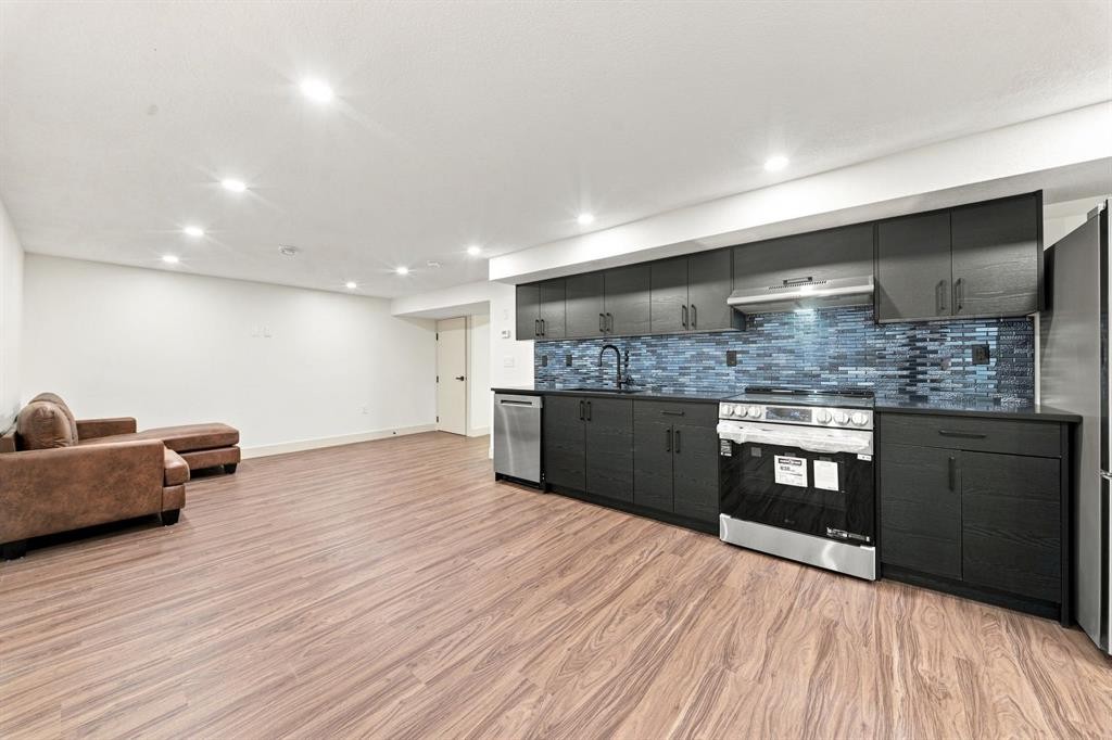 8304 11 Street Sw, Calgary, AB - Indoor