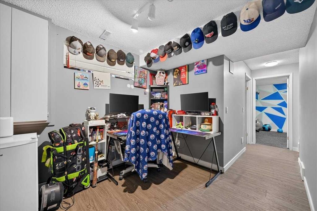 95 Hidden Point Nw, Calgary, AB - Indoor