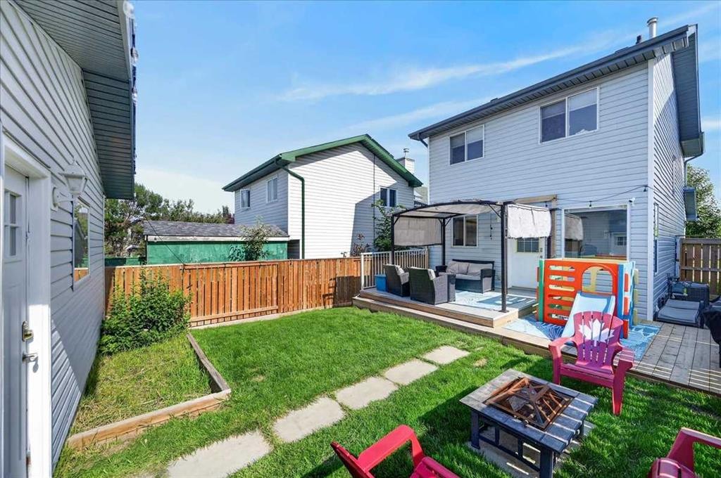 95 Hidden Point Nw, Calgary, AB - Outdoor With Deck Patio Veranda With Exterior