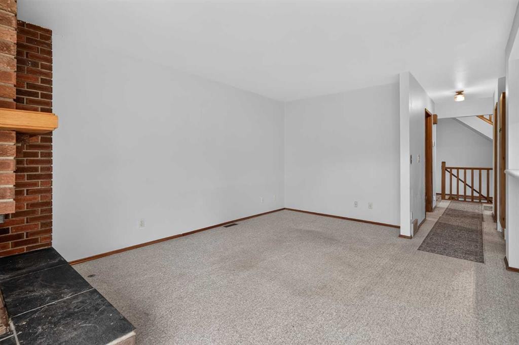 2604 Deer Side Drive Se, Calgary, AB