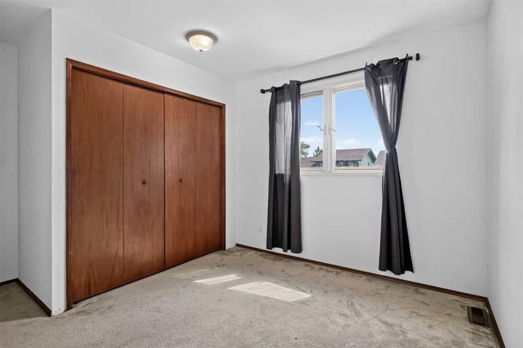 2604 Deer Side Drive Se, Calgary, AB
