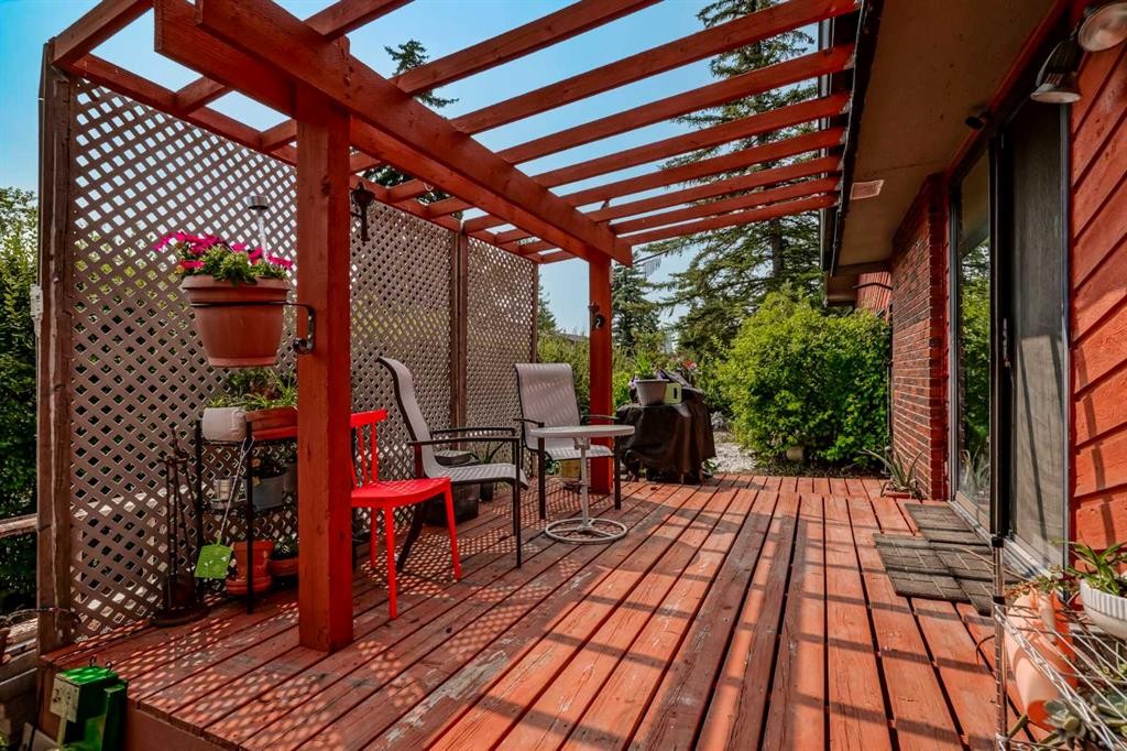2604 Deer Side Drive Se, Calgary, AB