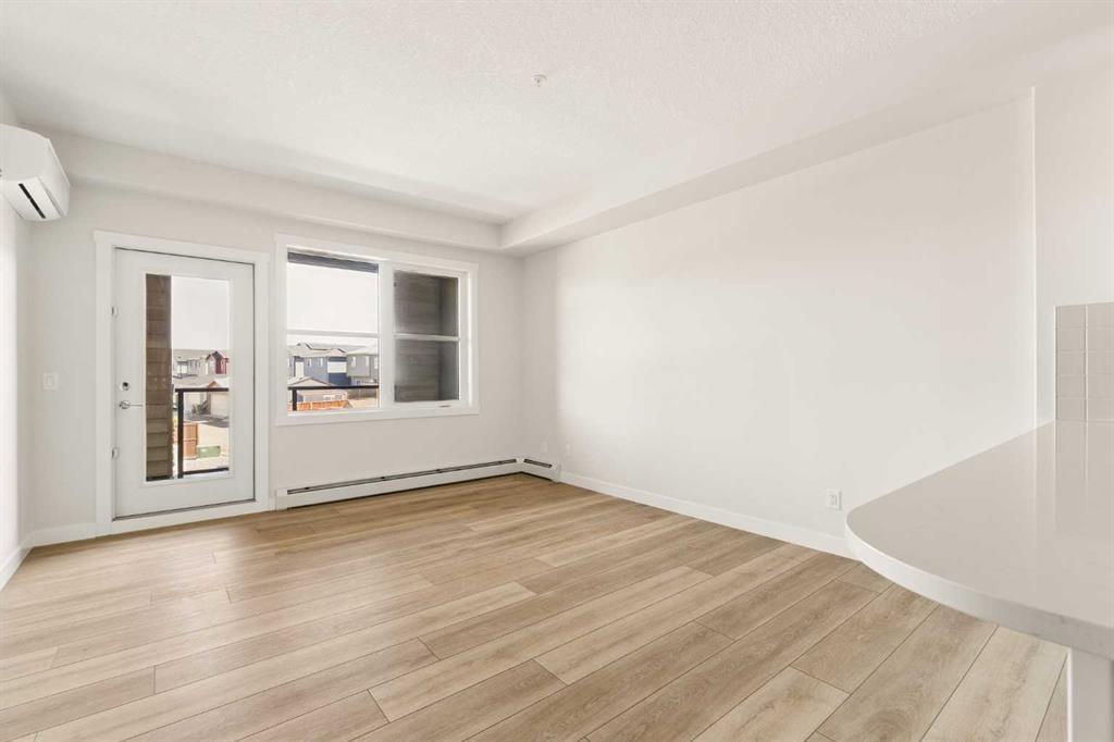 218-55 Wolf Hollow Crescent Se, Calgary, AB - Indoor Photo Showing Other Room