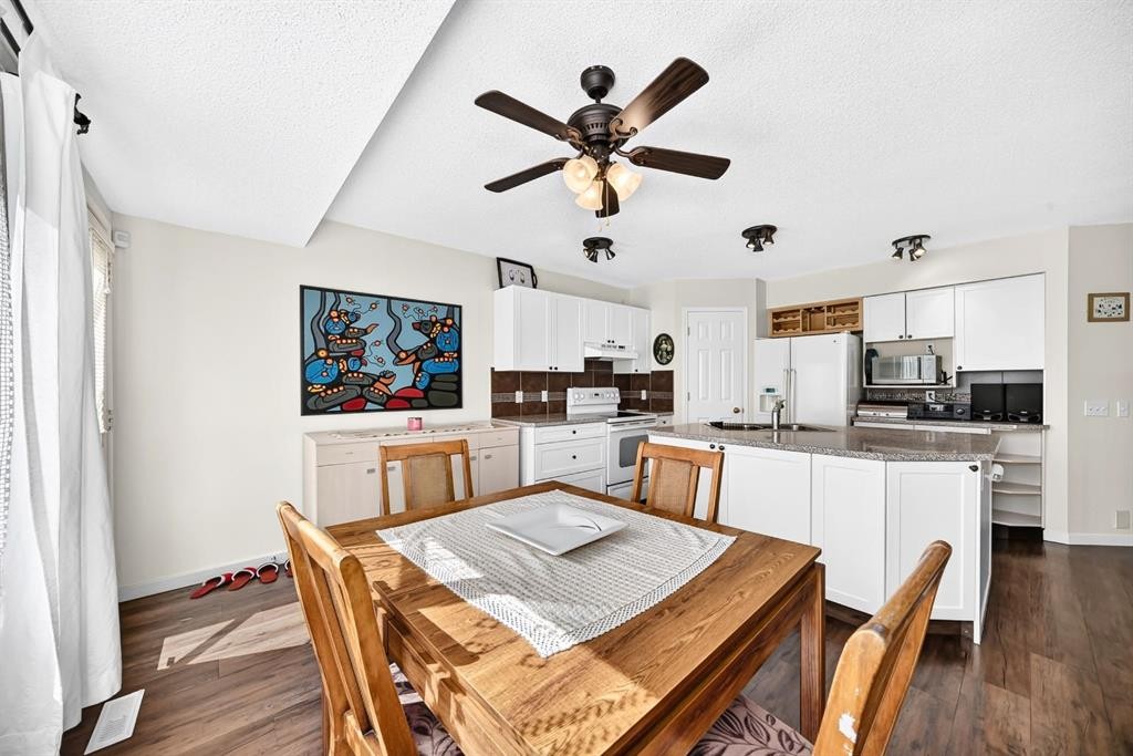 14954 Mt Mckenzie Drive Se, Calgary, AB - Indoor