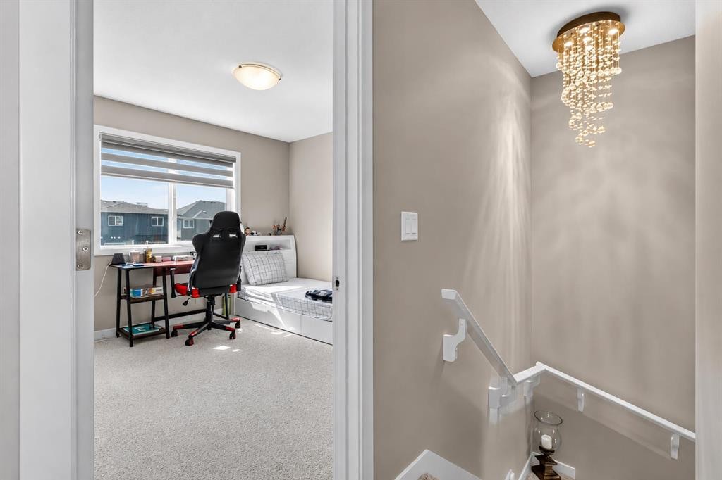 1079 Lanark Boulevard Se, Airdrie, AB - Indoor Photo Showing Other Room