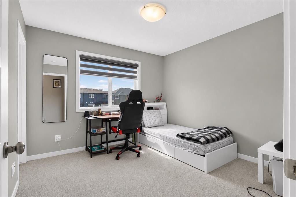1079 Lanark Boulevard Se, Airdrie, AB - Indoor Photo Showing Other Room