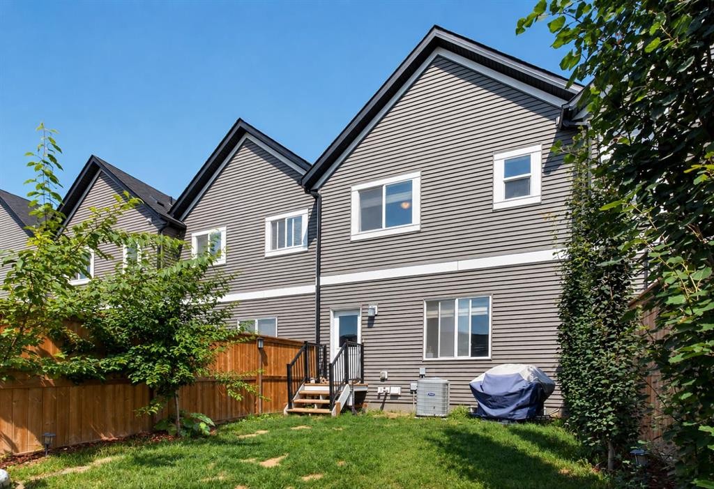 1079 Lanark Boulevard Se, Airdrie, AB - Outdoor