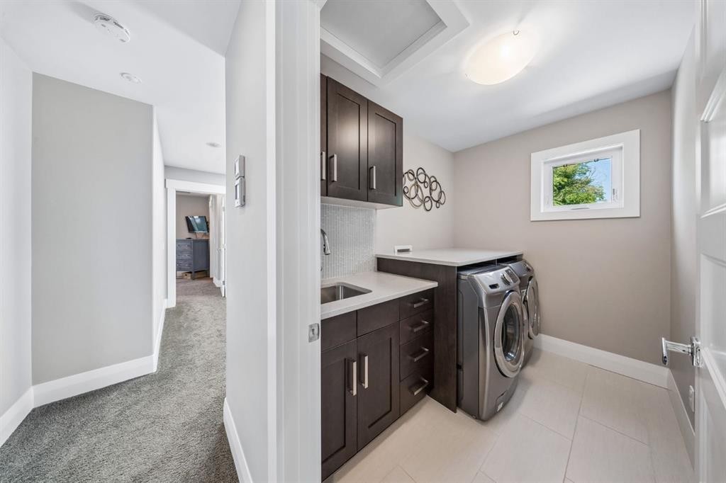 3302 39 Street Sw, Calgary, AB