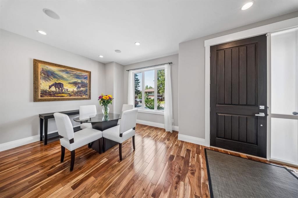 3302 39 Street Sw, Calgary, AB