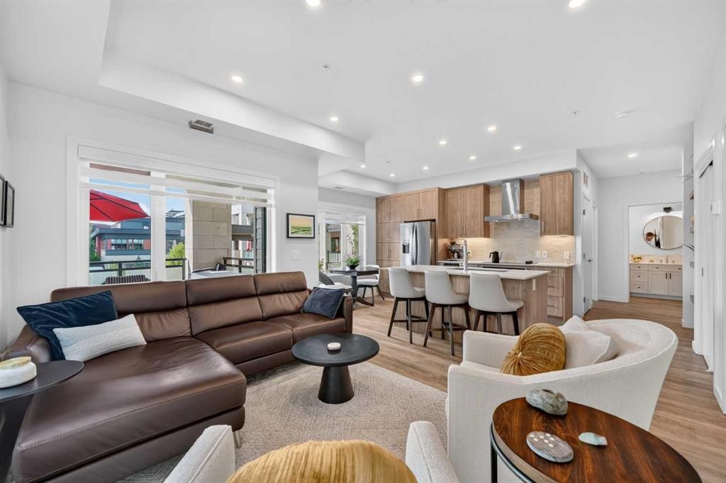 219-12 Mahogany Path Se, Calgary, AB - Indoor Photo Showing Living Room