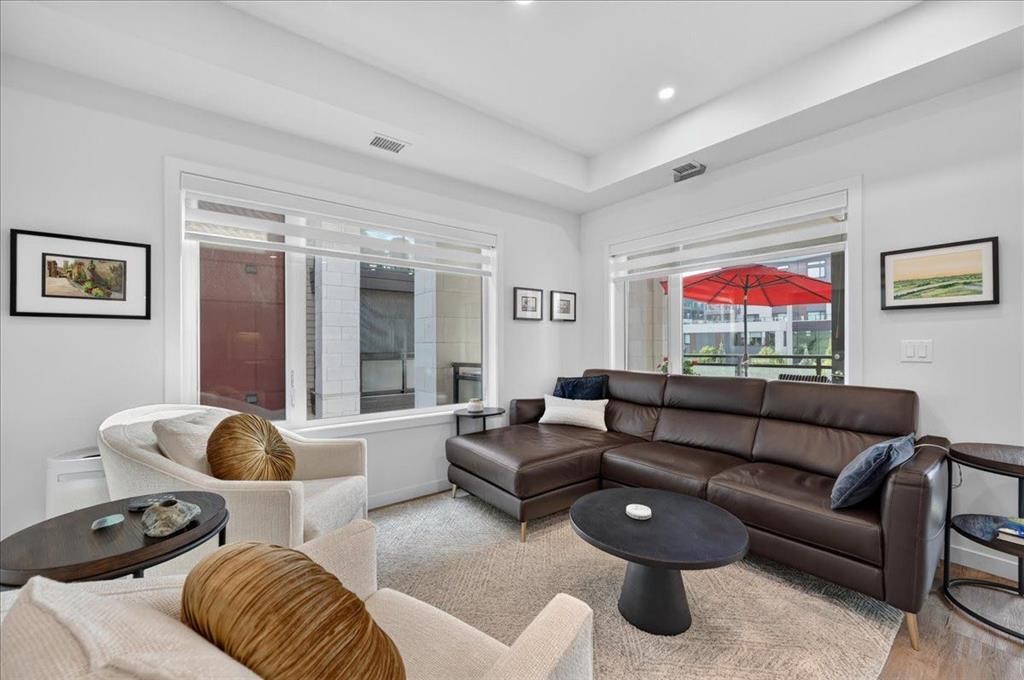 219-12 Mahogany Path Se, Calgary, AB - Indoor Photo Showing Living Room
