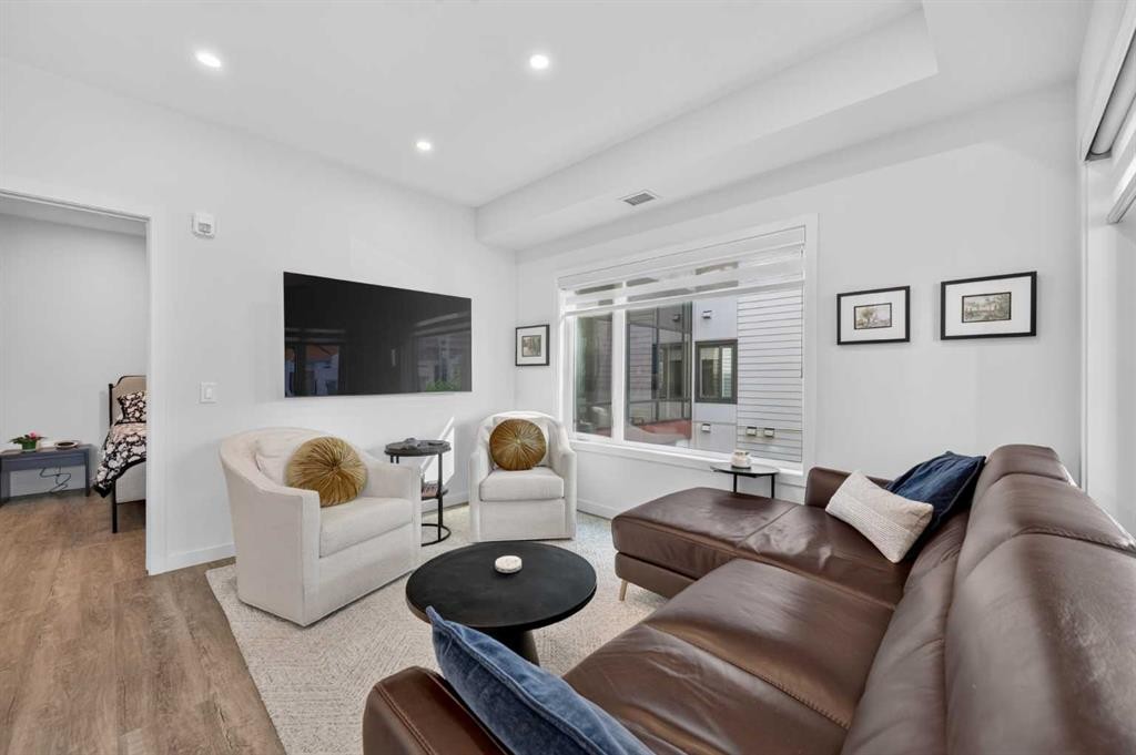 219-12 Mahogany Path Se, Calgary, AB - Indoor Photo Showing Living Room