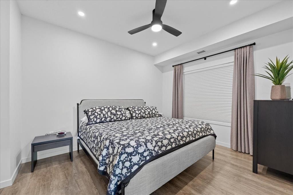 219-12 Mahogany Path Se, Calgary, AB - Indoor Photo Showing Bedroom