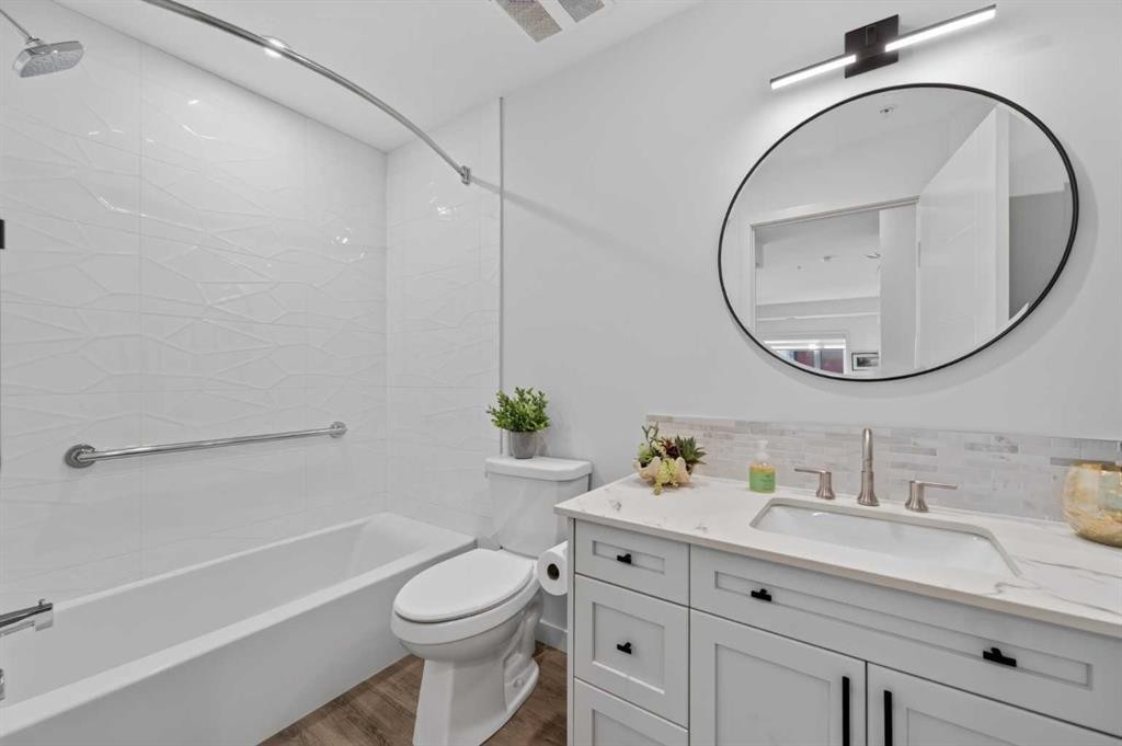 219-12 Mahogany Path Se, Calgary, AB - Indoor Photo Showing Bathroom