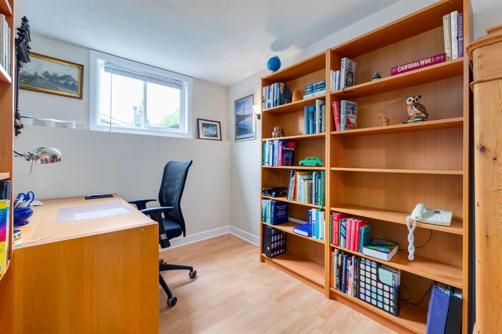 4903 Carney Road Nw, Calgary, AB - Indoor Photo Showing Office