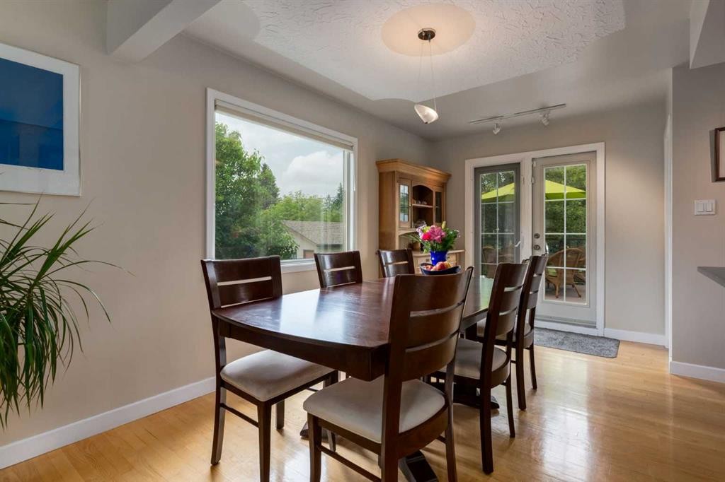 4903 Carney Road Nw, Calgary, AB - Indoor Photo Showing Dining Room