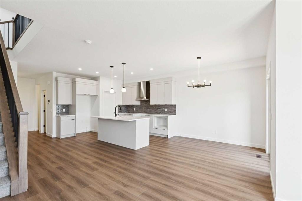 69 Heritage Park, Cochrane, AB - Indoor Photo Showing Kitchen