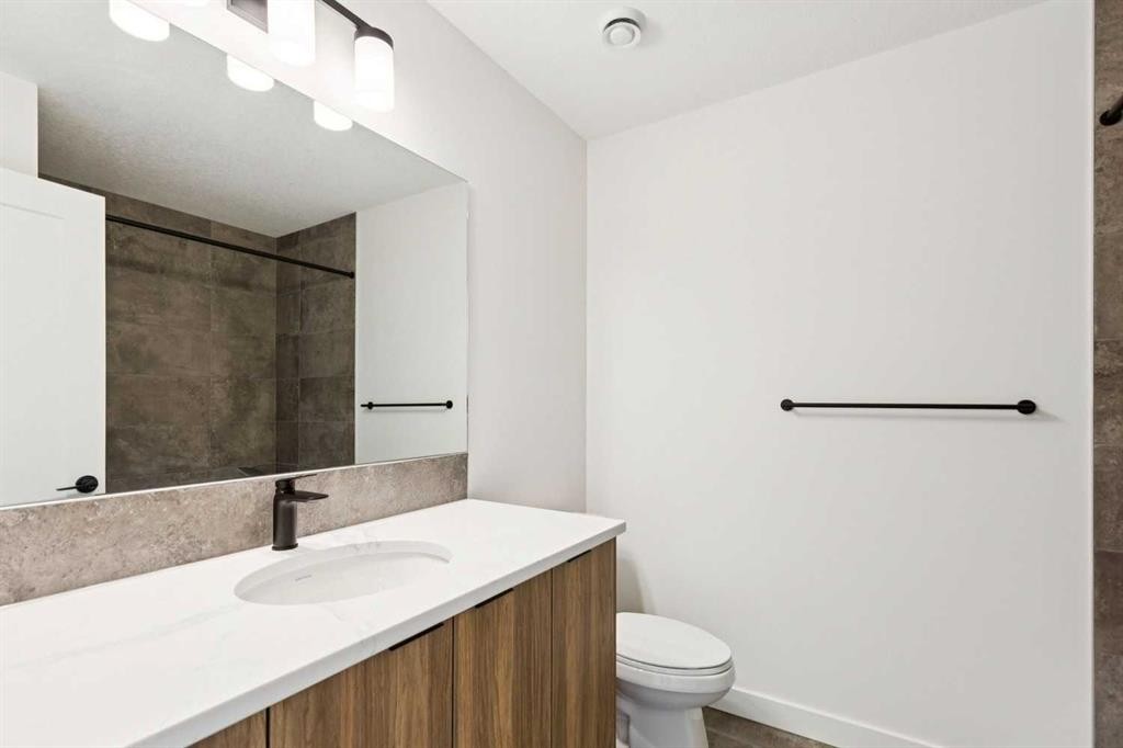 69 Heritage Park, Cochrane, AB - Indoor Photo Showing Bathroom