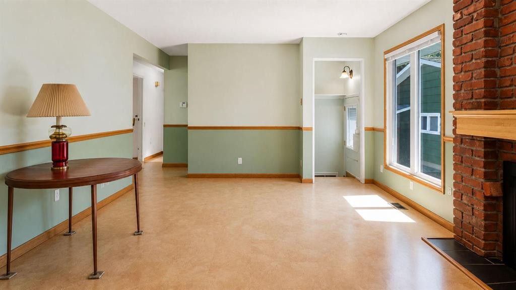 1027 Lake Sylvan Drive Se, Calgary, AB - Indoor Photo Showing Other Room