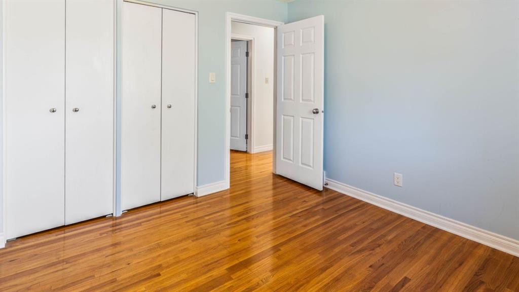 1027 Lake Sylvan Drive Se, Calgary, AB - Indoor Photo Showing Other Room