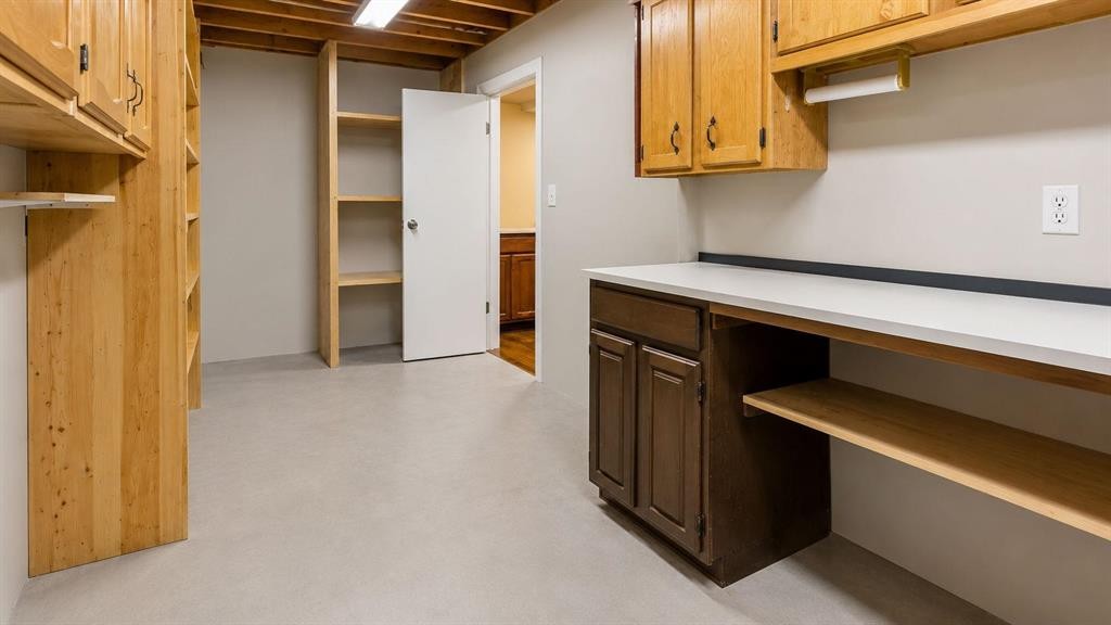 1027 Lake Sylvan Drive Se, Calgary, AB - Indoor
