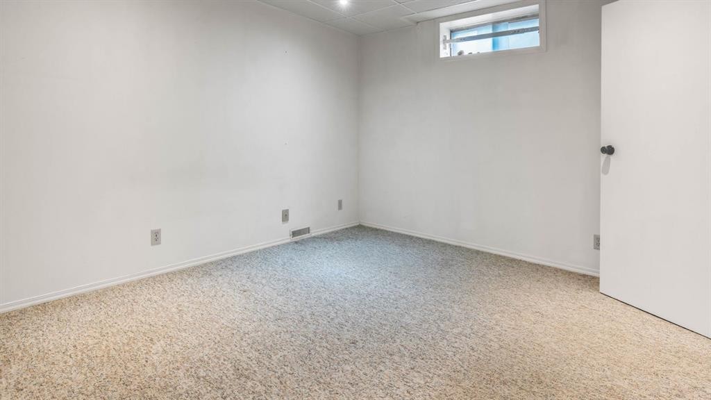 1027 Lake Sylvan Drive Se, Calgary, AB - Indoor