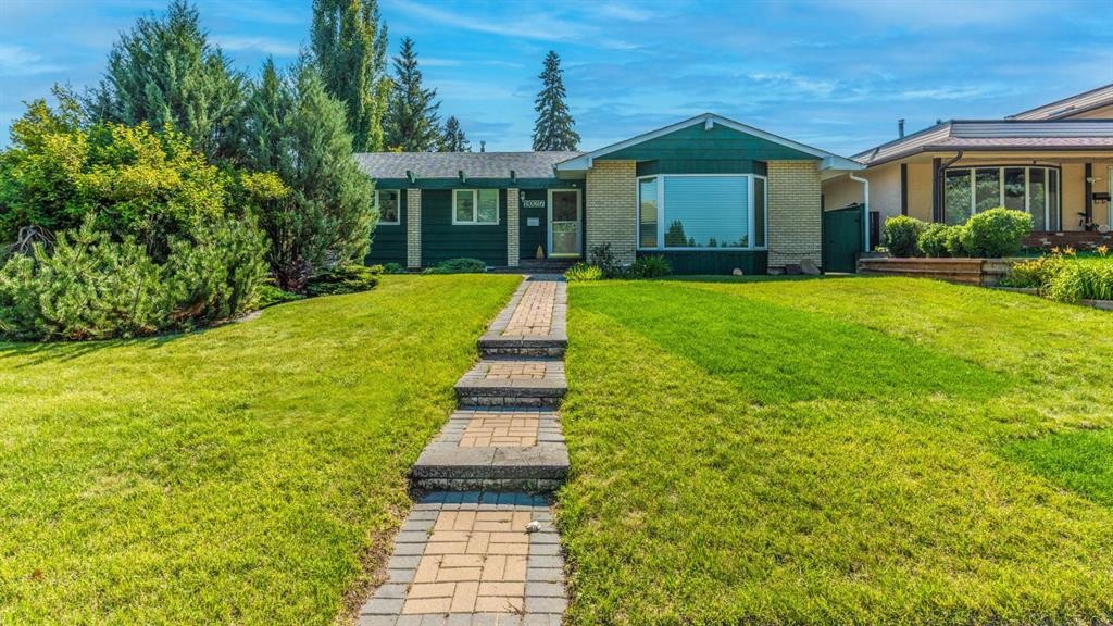 1027 Lake Sylvan Drive Se, Calgary, AB - Outdoor