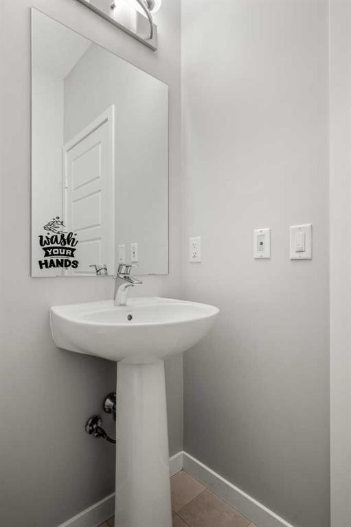 244 Sundown View, Cochrane, AB - Indoor Photo Showing Bathroom