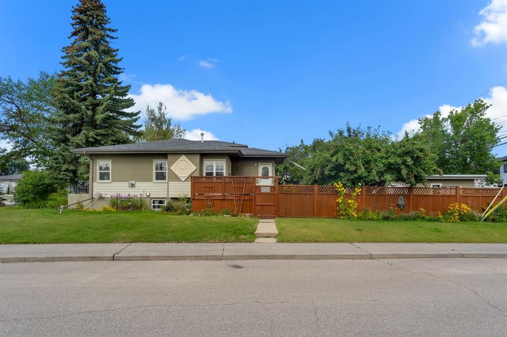 2204 Halifax Crescent Nw, Calgary, AB - Outdoor