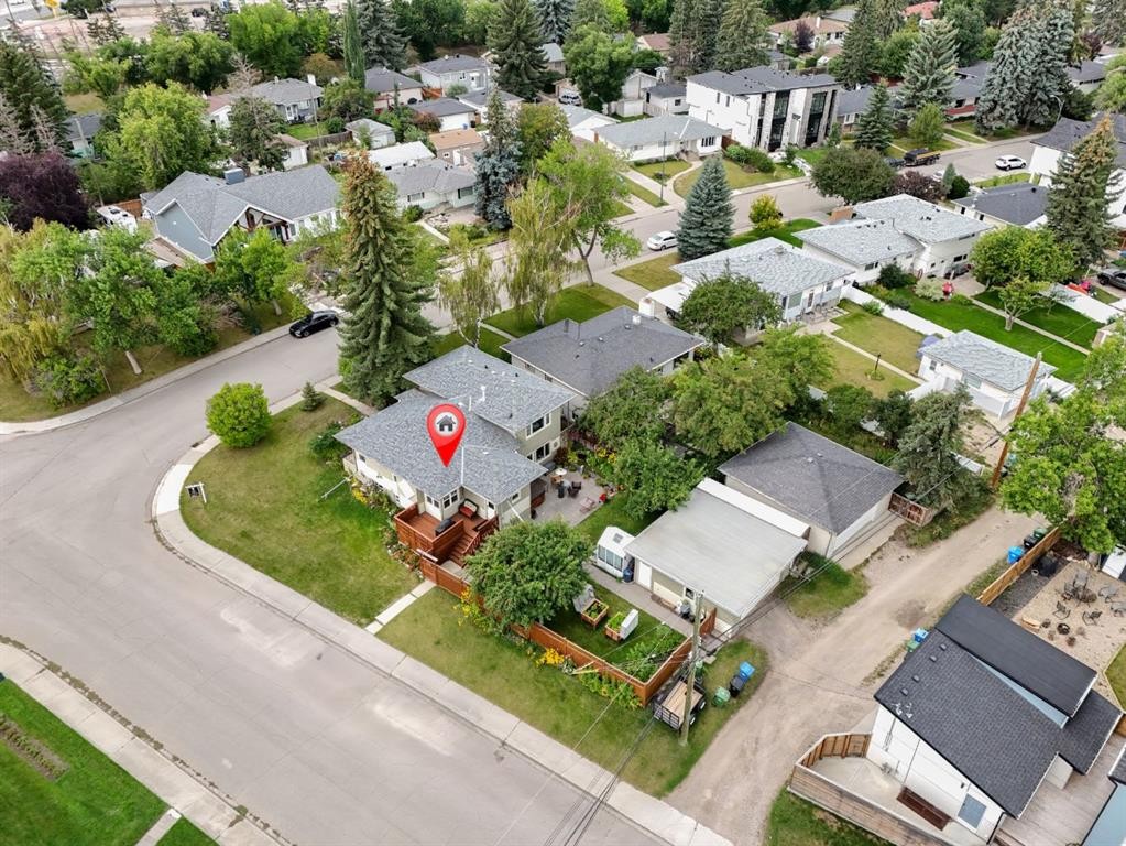 2204 Halifax Crescent Nw, Calgary, AB - Outdoor With View